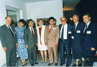 Ο Dr. med. Β. Παυλιδέλης ανάμεσα στους προσκεκλημένους καθηγητές