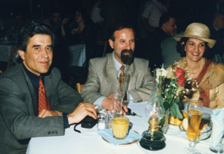 Οι ιατροί  ΩΡΛ, κ. Νίκος Μουσούρος και κ. Ιωάννης Σταμάτης μετά της συζύγου του στο Roof Garden