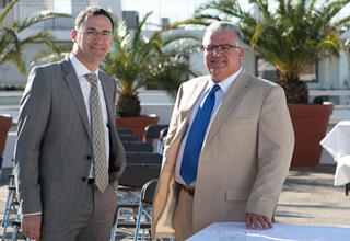 Ο κ. Πάνος Παυλιδέλης (δεξιά), Σύμβουλος Δημοσίων Σχέσεων του Χειρουργικού Κέντρου 