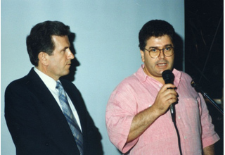 O Dr. med. B. Παυλιδέλης και ο Δρ. Δ. Γκέλης, βασικοί διοργανωτές της Επιστημονικής και Ψυχαγωγικής Εκδήλωσης