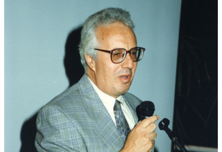 Ο Επίκ. Καθηγητής ΩΡΛ κ. Ι. Πετμεζάκης