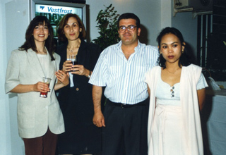 Ο κ. Πάνος Παυλιδέλης με προσωπικό του Κέντρου Ρινοπλαστικής-Ωτοπλαστικής 