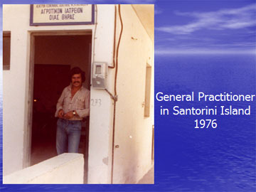 Ο κ. Παυλιδέλης διετέλεσε αγροτικός ιατρός στη Σαντορίνη, όπου προσέφερε τις υπηρεσίες του και στο απομονωμένο νησί Θηρασιά, με κάθε μέσο.