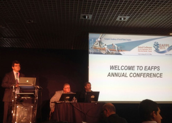 Ο Dr. med. B. Παυλιδέλης, συντονιστής στο εκπαιδευτικό μάθημα της ρινοπλαστικής.