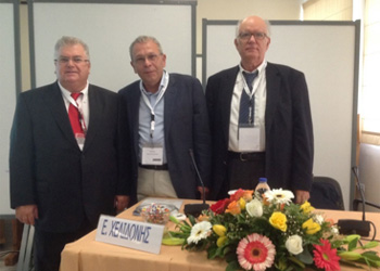 Ο Dr. med. B. Παυλιδέλης,  ομιλητής, ο Καθ. Π. Μαραγκουδάκης, συντονιστής και ο Ομ. Καθ. Ε. Χελιδόνης,  πρόεδρος  της Στρογγύλης Τράπεζας με θέμα τη Ρινοπλαστική.