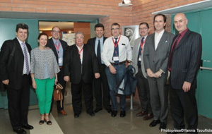 Έλληνες και ξένοι ομιλητές.