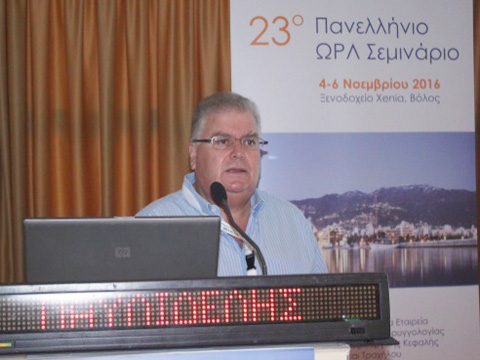 O Dr. med. B. Παυλιδέλης, ομιλητής στο Βόλο για ωτοπλαστική.